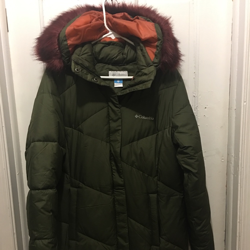 NWOT military green Columbia down coat
